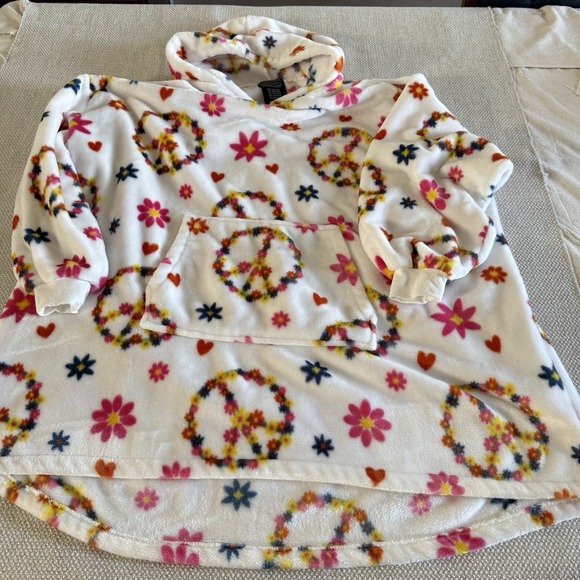 THROWZY MARLO LORENZ PULLOVER  Peace Signs PINK Flowers One Size - Picture 7 of 11